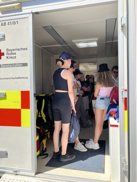 2025-07-12 Schulsanis-Volksfestbesuch-01