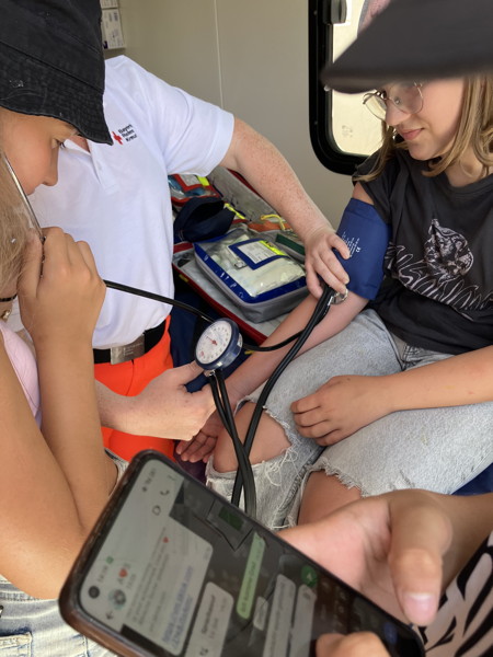 2025-07-12 Schulsanis-Volksfestbesuch-03